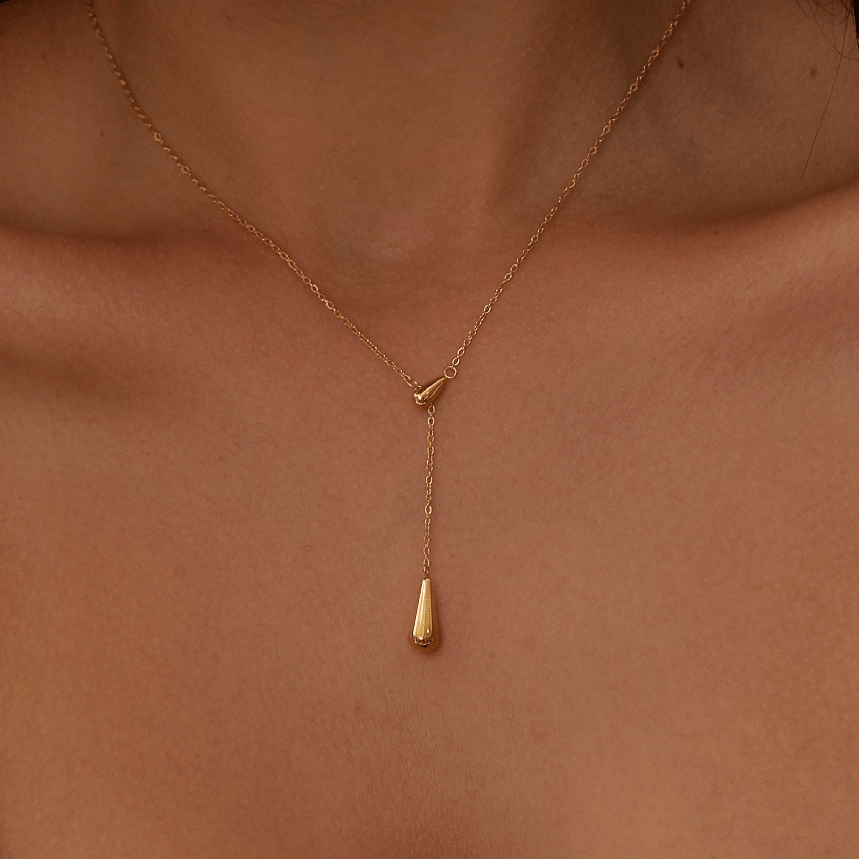 Droplet Pendant Necklace - 